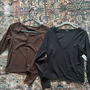 Old Navy Fitted Blouses Brown and Black V-Neck